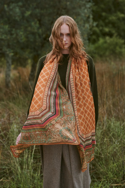 Scarf Amulet Gold
