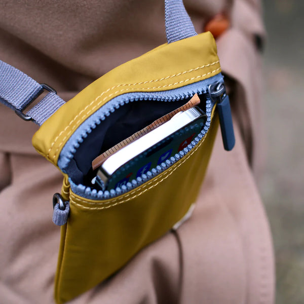 Roka - Chelsea Sling Pocket